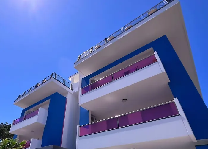Modern By And Shops
